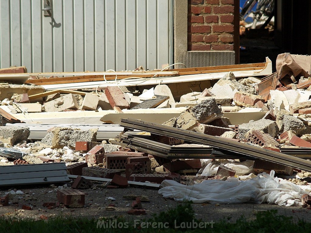 Detonation im Haus Erftstadt Dirmertsheim Brueckenstr P636.JPG